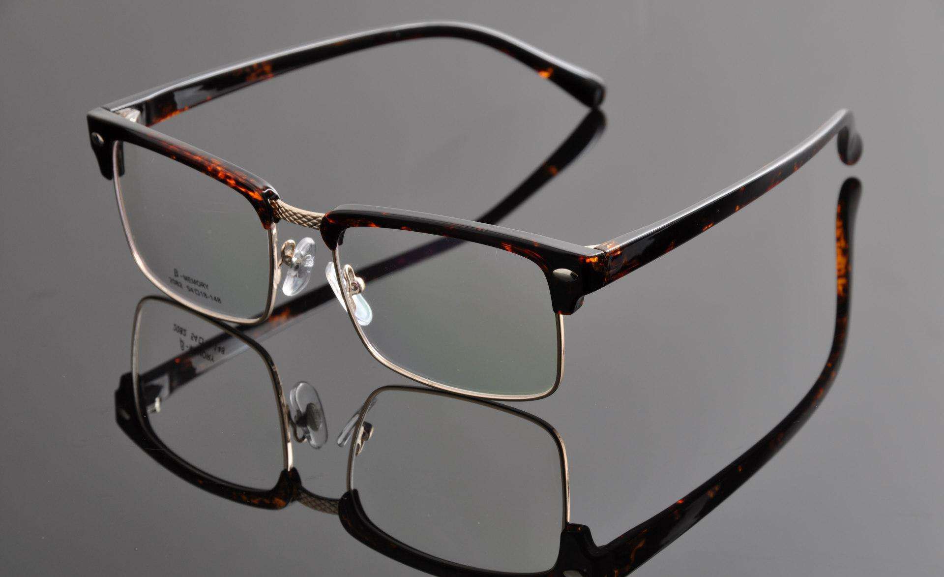 软性隐形眼镜与硬性隐形眼镜的对比介绍_陶博士视光