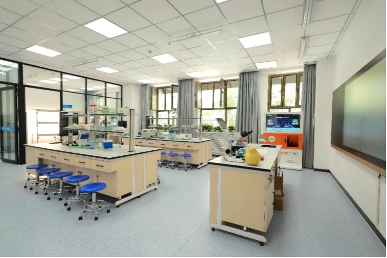 由999澳诺捐建的全国首家生命科学“小平实验室”正式揭牌