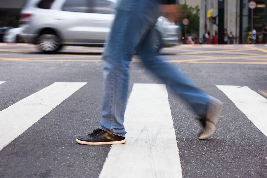 步行距离是骨质健康“风向标”：走不完1公里的人小心了……
